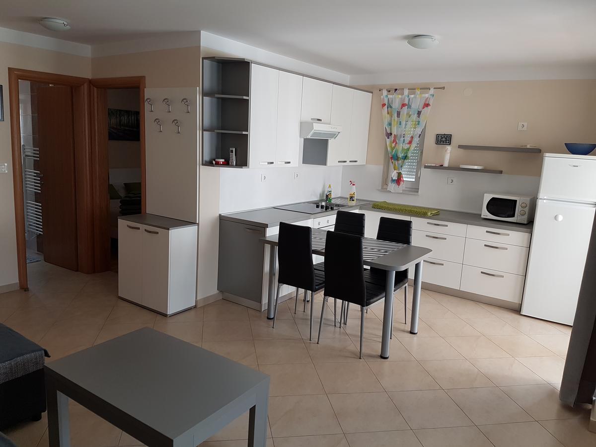 Apartman Branka Starigrad Paklenica Extérieur photo