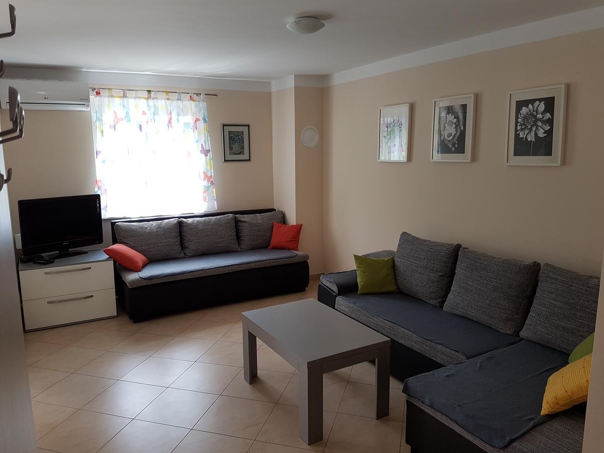 Apartman Branka Starigrad Paklenica Extérieur photo