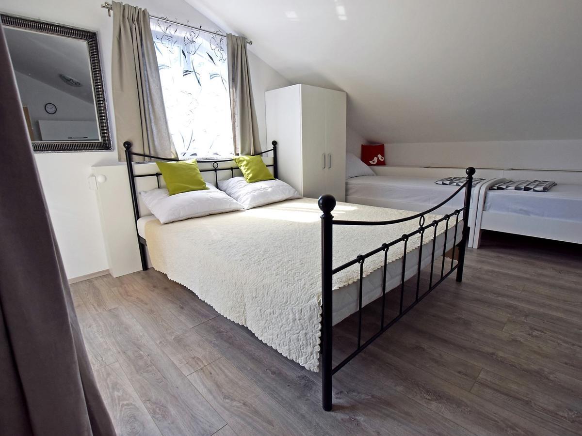 Apartman Branka Starigrad Paklenica Extérieur photo